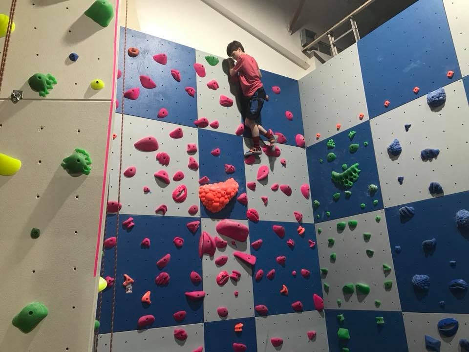 Setting Up a Child-Friendly Indoor Climbing Wall For Your School